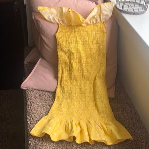 Off the shoulder Yellow sundress